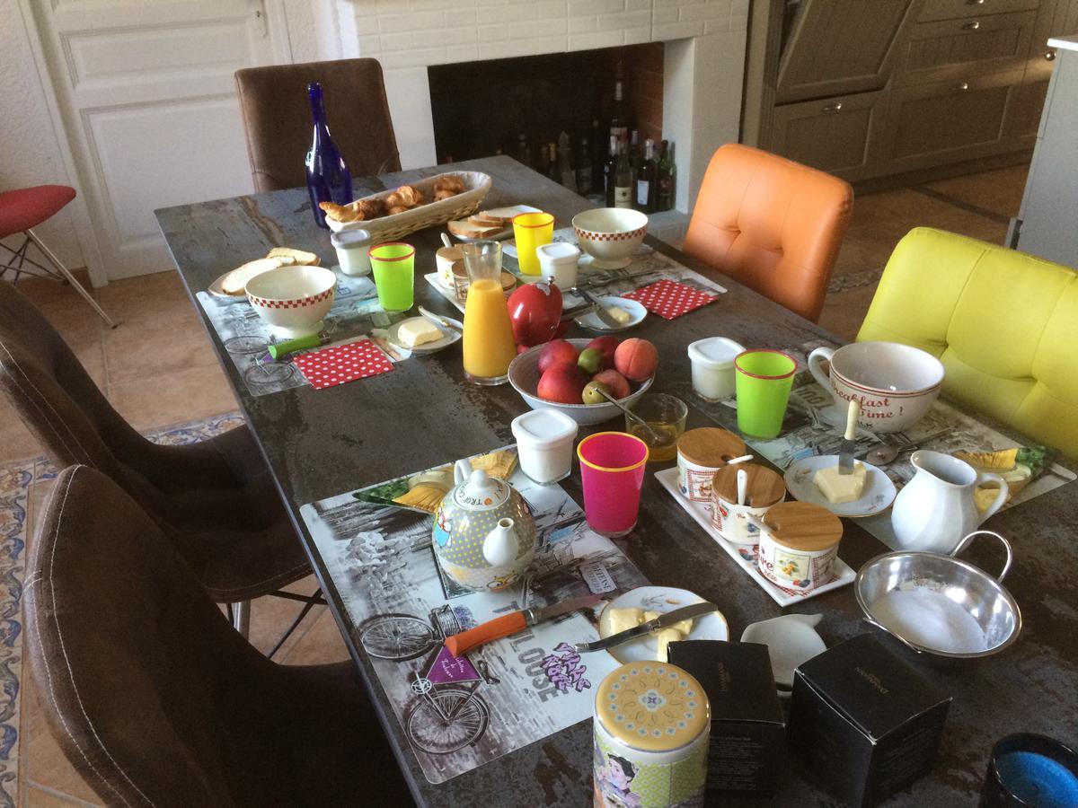 Domaine De Soulery Bed and Breakfast Beaupuy  Exteriör bild